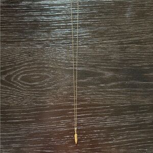 Elegant Gold Pendant Necklace